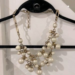 Classy multi-size brass and faux pearl Stella and Dot necklace.
